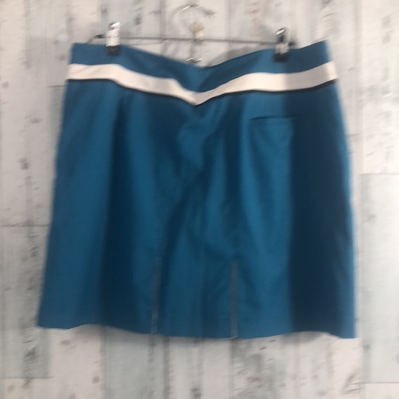 IZOD XFG Cool FX Skort 16 - Picture 2 of 12